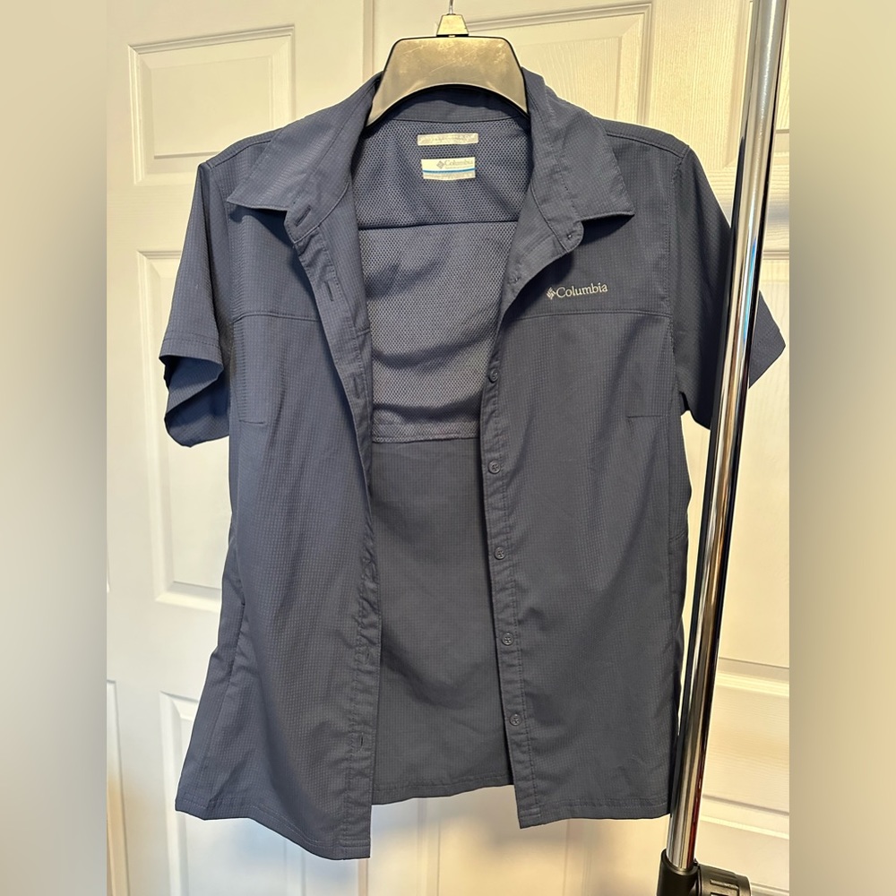 Columbia Omni-Shade shirt- basically new